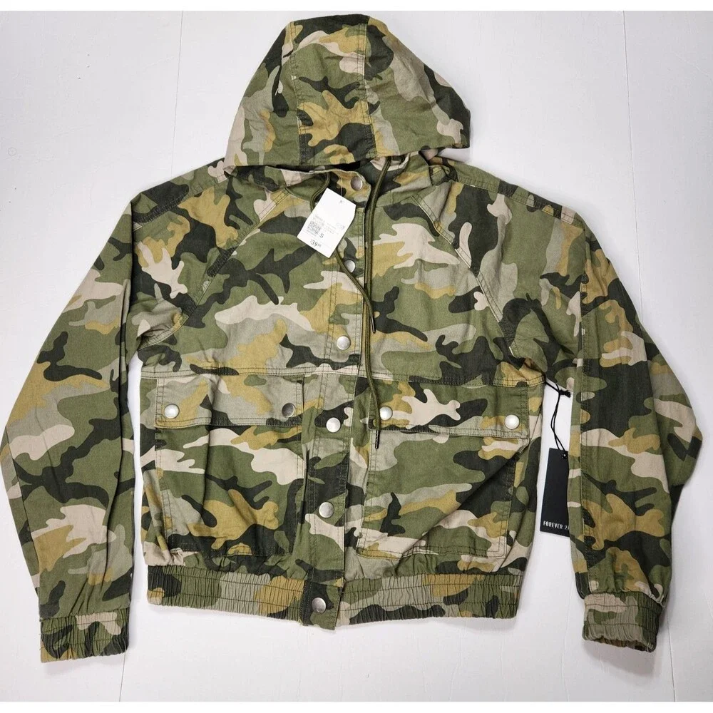 Forever 21 Camo Bomber Jacket Hood Womens Small 100% Cotton Pockets Snap Closure